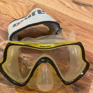 Mares scuba diving mask